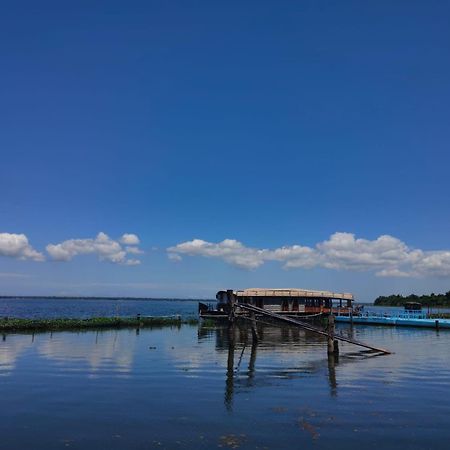 Water Scapes Hotel Kumarakom Ngoại thất bức ảnh