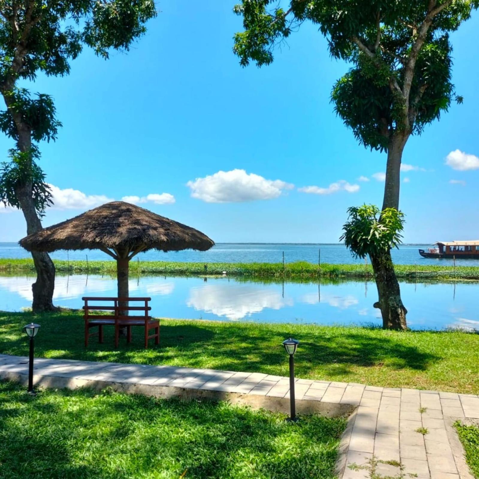 Water Scapes Hotel Kumarakom Ngoại thất bức ảnh