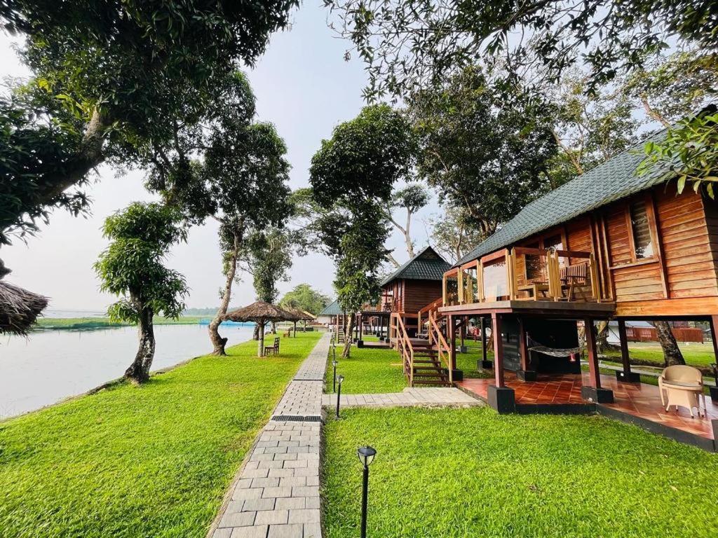 Water Scapes Hotel Kumarakom Ngoại thất bức ảnh